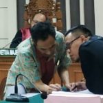 MAJELIS HAKIM PERINTAHKAN JAKSA KEMBANGKAN KASUS KORUPSI MANTAN DIRUT PD BPR BANK SALATIGA