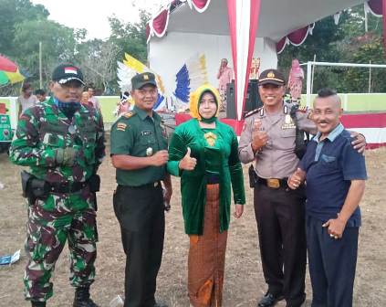 Kades Kebumen, Ibu Nuryanti Dewi, saat acara peringatan HUT Kemerdekaan RI Ke-74.