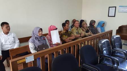 Para saksi yang akan memberikan keterangan di persidangan.