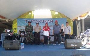 CANGKIR, CANGKUL HINGGA MOTOR SEBAGAI HADIAH