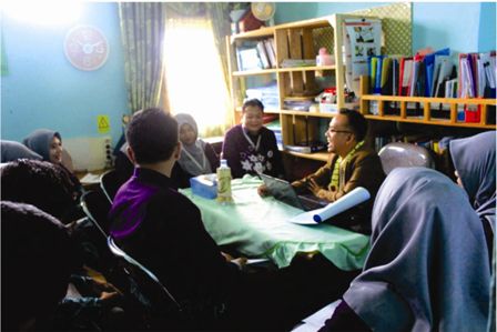 Tim Surveyor Kementerian Kesehatan RI dalam rangka Survei Re-Akreditasi Puskesmas di Kabupaten HSU.