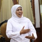 GUBERNUR JATIM SERAHKAN SURAT PERINTAH TUGAS SEBAGAI PLT BUPATI SIDOARJO