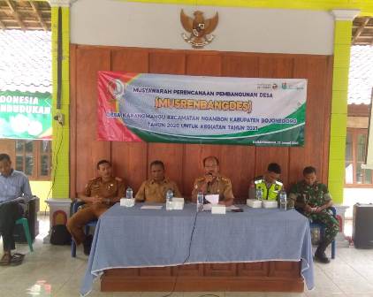 Camat Ngambon, Drs Muridan MM, dan Sekcam Supranata SE.MM, Kasi Pem H Maskur SSos MM.