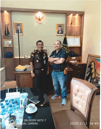 Edy Bujana SH MH, Kajari Salatiga, saat ditemui Edi Sasmita dari Majalah FAKTA di ruang kerjanya.