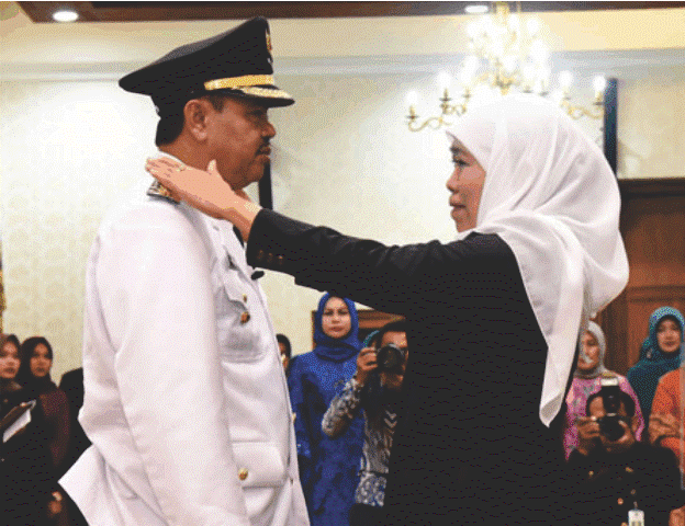 Gubernur Jawa Timur, Khofifah Indar Parawansa, secara resmi melantik Pelaksana Tugas (Plt) Bupati Mojokerto, Pungkasiadi, menjadi Bupati Mojokerto sisa masa jabatan 2016 - 2021.