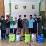 DESA TULUNGREJO, KECAMATAN TRUCUK, MELAKUKAN PENYEMPROTAN SARANA UMUM