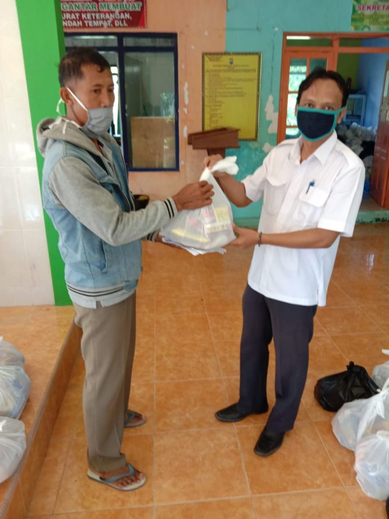 DESA TULUNG REJO SALURKAN BANTUAN DARI DINSOS BOJONEGORO