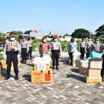 Tim Gugus Tugas Percepatan Penanganan Covid-19 Kabupaten Sidoarjo Bagikan APD Dan Paket Sembako Untuk 18 Posko