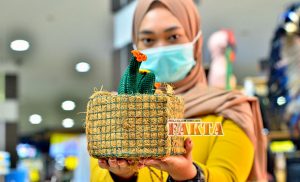 Ternyata Ini Bahan Baku Vas Bunga Beromzet Jutaan Rupiah