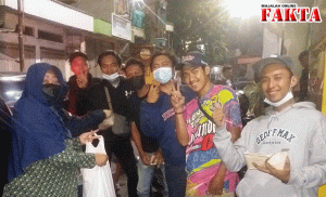 Gerakan Nasi Bungkus Sahur Digelar Jejaring Nasdem Surabaya