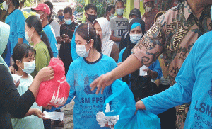 Gerakan Berbagi FPSR di Gresik
