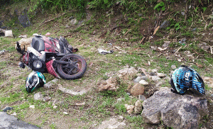 Rem Blong, Pengendara Tabrak Tebing Gunung Kodam
