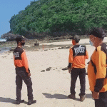 Swafoto di Pinggir Pantai, Wisatawan Pantai Bengkung Meninggal Disapu Ombak
