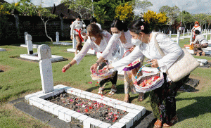 Hari Kebangkitan Nasional, Puspa Badung Lakukan Tabur Bunga