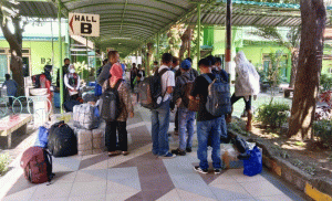 Lebaran Kedua, Pekerja Migran Indonesia asal Madura Tiba di Surabaya