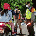 Nekat Masuk Surabaya, Pengendara Luar Kota Diputar Balik Petugas