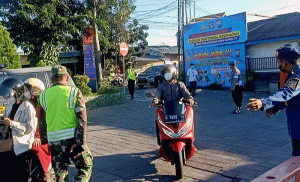 Kendaraan Nopol Luar Kota Diminta Putar Balik di Pos Penyekatan Surabaya Gresik