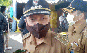 Camat Benowo Ngantor di Balai RW