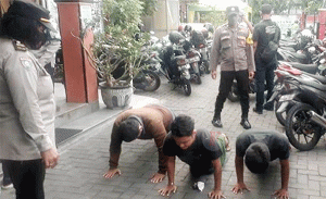 Operasi Penertiban Masker, Polsek Asemrowo Jaring 12 Pelanggar
