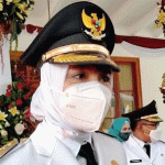 Selama PPKM Darurat, Bupati Banyuwangi Ipuk Beri Bantuan Tunai Warung dan PKL