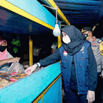 Bupati Ipuk Ajak ASN Borong Dagangan Warung atau PKL di Banyuwangi