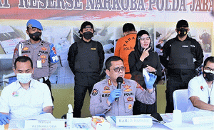 Produksi Obat Ilegal, Seorang Pelaku Diborgol Dua Rekannya Masuk DPO