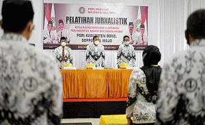 Pengurus PGRI Dapat Pelatihan Jurnalistik, Begini Kata Wakil Bupati Bone