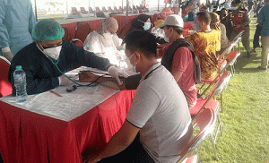 Vaksinasi Massal Warga Surabaya Digelar di Gelora 10 November