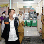 Puskesmas Buka 24 Jam, Wali Kota Eri dan Kadinkes Surabaya Tinjau PKM