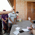 Bupati Badung Giri Prasta Pantau Penyaluran BLT di Kuta Selatan