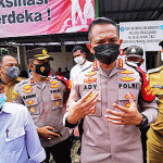 Kapolda Metro Jaya Irjen Pol Fadil Tinjau Gerai Vaksinasi Merdeka di Jakarta Barat