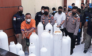 Polda Jatim Segel Gudang Penjualan Tabung Oksigen Palsu