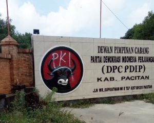Kasus Vandalisme di Pacitan, Jhon Vera Menduga Bernuansa Politik