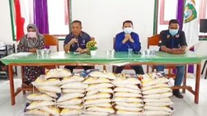 Partai Nasdem dan Garda Pemuda Nasdem Kepsul, Salurkan Bantuan ke Warga Kurang Mampu