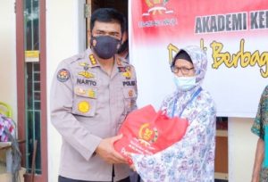 Alumni Akpol 92 Riau Gelar Bansos Berbagi Untuk Negeri