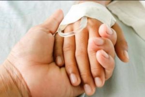 Kapolsek Muncang Polres Lebak Peduli Anak Penderita Tumor Lambung