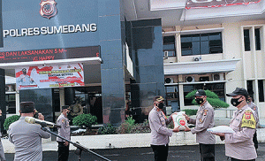 Polres Sumedang Distribusikan Bantuan Beras 47.300 Kg