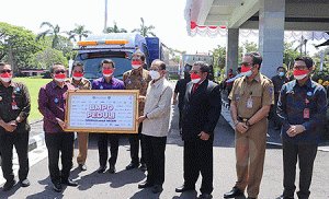 Penyerahan Bantuan BI dan Perbankan untuk Penanganan Covid-19 di Provinsi Bali
