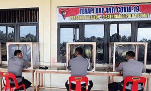 Terapi Uap, Upaya Personel Batalyon C Pelopor Satbrimob Poldasu Cegah Covid-19