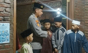 Dirpamobvit Polda Banten Kunjungi Pesantren KH. Embay