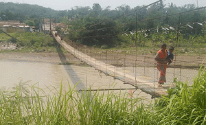 Memprihatinkan, Jembatan Penghubung di Desa Calungbungur, Lebak