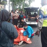 Senggol Trailer, Pemotor asal Sidoarjo Tewas di Lokasi