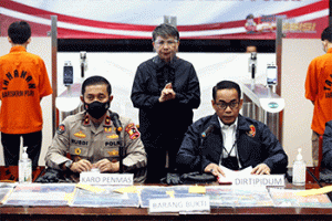 Omzet Rp 4,5 Milliar per Bulan, Polisi Bongkar Komplotan Judi dan Pornografi Online