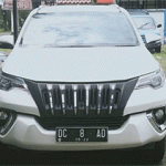 Diduga Pakai Nopol Palsu, Mobil Wakil Ketua DPRD Mamuju Diamankan Polisi