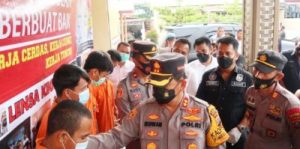 Kecewa Ditinggal Istri dan Anak , Seorang Suami Bakar Rumah