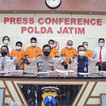 Polda Jatim Bongkar Rumah Produksi dan Pengedar Uang Palsu Senilai Rp 3,8 Milliar