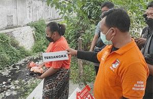 Rekontruksi Pembunuhan Bayi di Kediri Peragakan 34 Adegan