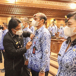 Lantik Pejabat Eselon III dan IV, Bupati Giri Prasta Minta Tingkatkan Kinerja