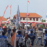 Tuntut Kenaikan UMP, Aksi Buruh Berujung Ricuh di Grahadi, Surabaya