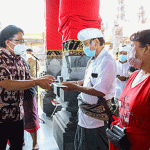 Pemkab Badung Serahkan Bantuan Stimulus ke 8.832 UMKM